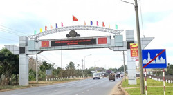 Vạch kẻ đường nét đứt trên Tỉnh lộ 8 liệu có hợp lý?