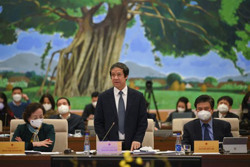 Mở cửa trường học nhưng phải an toàn