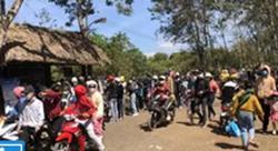 Khách du lịch đổ về Đắk Lắk