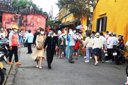 Du lịch nội bùng nổ