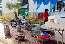 Giá gas tăng sốc, vượt 500.000 đồng/bình 12 kg