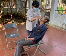 Đừng tự làm bác sĩ cho F0!