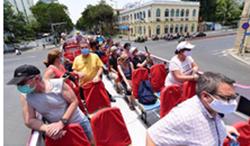 Kiến nghị bỏ xét nghiệm cho du khách