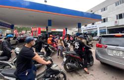 Tăng mạnh hơn 2.900 đồng/lít, giá xăng lên mốc kỷ lục gần 30.000 đồng/lít