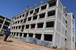 Công trình xây dựng cơ bản trước nỗi lo biến động giá