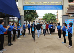 Học sinh lớp 9 và 12 đi học trực tiếp tại trường từ ngày 21/3/2022