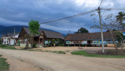 Gìn giữ nhà sàn truyền thống ở buôn Cư Drăm