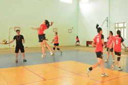 Tuyển vận động viên năng khiếu bóng chuyền nữ