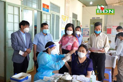 "Lá chắn" giảm nguy cơ chuyển nặng, tử vong do Covid-19