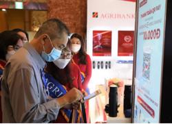 Giao dịch rút tiền mặt tại các máy ATM giảm mạnh