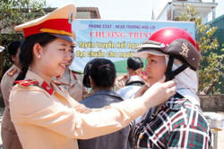 Phát động phong trào thi đua bảo đảm trật tự an toàn giao thông năm 2022