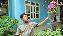 Anh thợ cắt tóc đam mê lan rừng