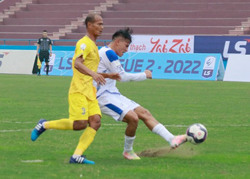 V.League 2: “Voi chiến” chia điểm thành công trên sân Việt Trì