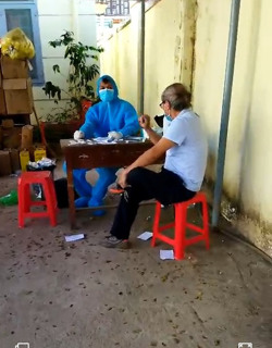 Nguyên chủ tịch phường bị tố hành hung nhân viên y tế khi đang làm nhiệm vụ