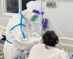 Những dấu hiệu khác biệt khi nhiễm biến thể Omicron và Delta