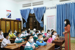 Cấp độ dịch giống nhau nhưng mỗi nơi học sinh học một kiểu