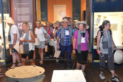 Du lịch, hàng không nóng dịp lễ