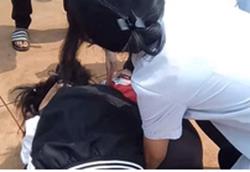 Bức xúc hình ảnh nhóm nữ sinh đánh hội đồng bạn được tung lên mạng