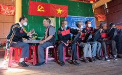 Để buôn làng vang tiếng chiêng ngân