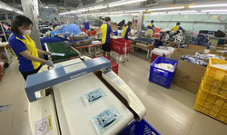 Áp lực dồn lên lãi suất cho vay