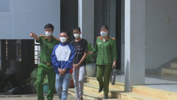 Nhậu say, cầm hung khí đi đánh người để trả thù cho em họ