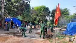 Hỗ trợ 2 gia đình bị hỏa hoạn ở huyện Buôn Đôn xây nhà ở