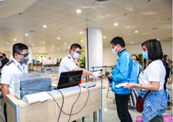 Bỏ khai báo y tế tại cửa khẩu với người nhập cảnh từ ngày 27-4