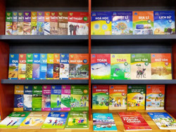 SGK mới lớp 3, lớp 7 và lớp 10 giá bao nhiêu tiền một bộ?