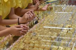 Giá vàng hôm nay 28-4: Giảm sốc trước sức ép của USD và trái phiếu Mỹ