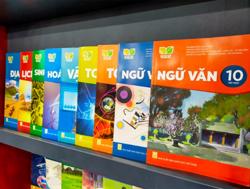 Vì sao giá SGK mới tăng 200-300% so với chương trình hiện hành?
