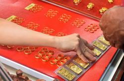 Giá vàng hôm nay 4-4: Vàng SJC chững giá, cao hơn thế giới trên 15 triệu đồng/lượng