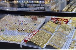 Giá vàng hôm nay 7-4: Tăng trở lại dù USD mạnh lên