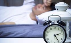 Nhiều người đi khám bệnh vì thức "thâu đêm" sau mắc Covid-19,