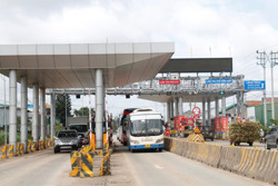 Cần gỡ “nút thắt” đối với thu phí tự động không dừng