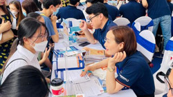 Thí sinh chọn bài thi KHXH tăng mạnh: Ôn tập thế nào để 'rộng đường' vào đại học?