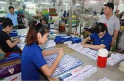 NÓNG: Đề xuất tăng lương tối thiểu vùng 6% từ ngày 1-7-2022