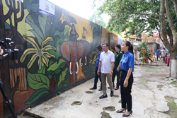 Khánh thành công trình bích họa “Buôn Ma Thuột - Đến để yêu”