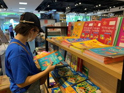 Sách giáo khoa mới: Đầu tư hình thức hay nội dung?