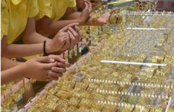 Giá vàng hôm nay 30-5: Vàng SJC tiếp tục giảm, ngược chiều thế giới