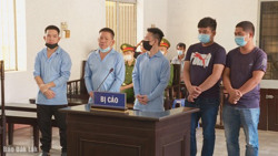 Đánh người trọng thương, ba anh em ruột lĩnh án 32 năm tù