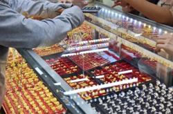 Giá vàng hôm nay 5-5: Vọt lên dù Mỹ tăng lãi suất