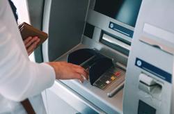 Bộ Công an thí điểm rút tiền mặt tại ATM bằng căn cước công dân