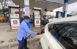 Thủ tướng chỉ đạo theo dõi thông tin nhập khẩu xăng dầu từ Malaysia