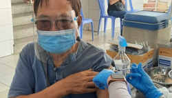 Bộ Y tế đôn đốc các địa phương đẩy nhanh tiến độ tiêm vaccine Covid-19