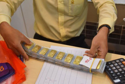 Bất thường thị trường vàng: Đến lúc bỏ độc quyền?