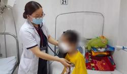 Sức khỏe bé gái mắc bệnh "vi khuẩn ăn thịt người" ra sao?