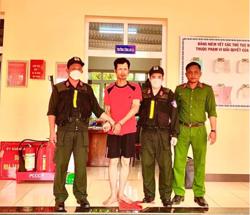 Công an huyện Ea H’leo bàn giao đối tượng truy nã cho Công an tỉnh Bình Dương