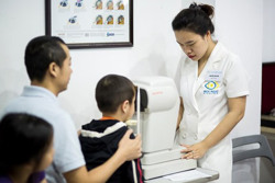 Đừng coi thường tật khúc xạ ở trẻ