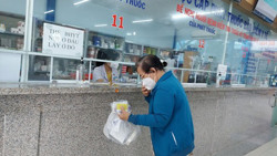 Lao đao vì thiếu thuốc, vật tư y tế: "Trăm dâu đổ đầu"... người bệnh