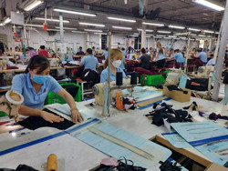 Chủ động điều chỉnh mức đóng BHXH, BHYT cho người lao động